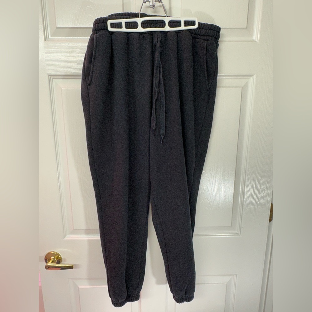Fabletics size 1X black sweat pants with pockets and drawstring